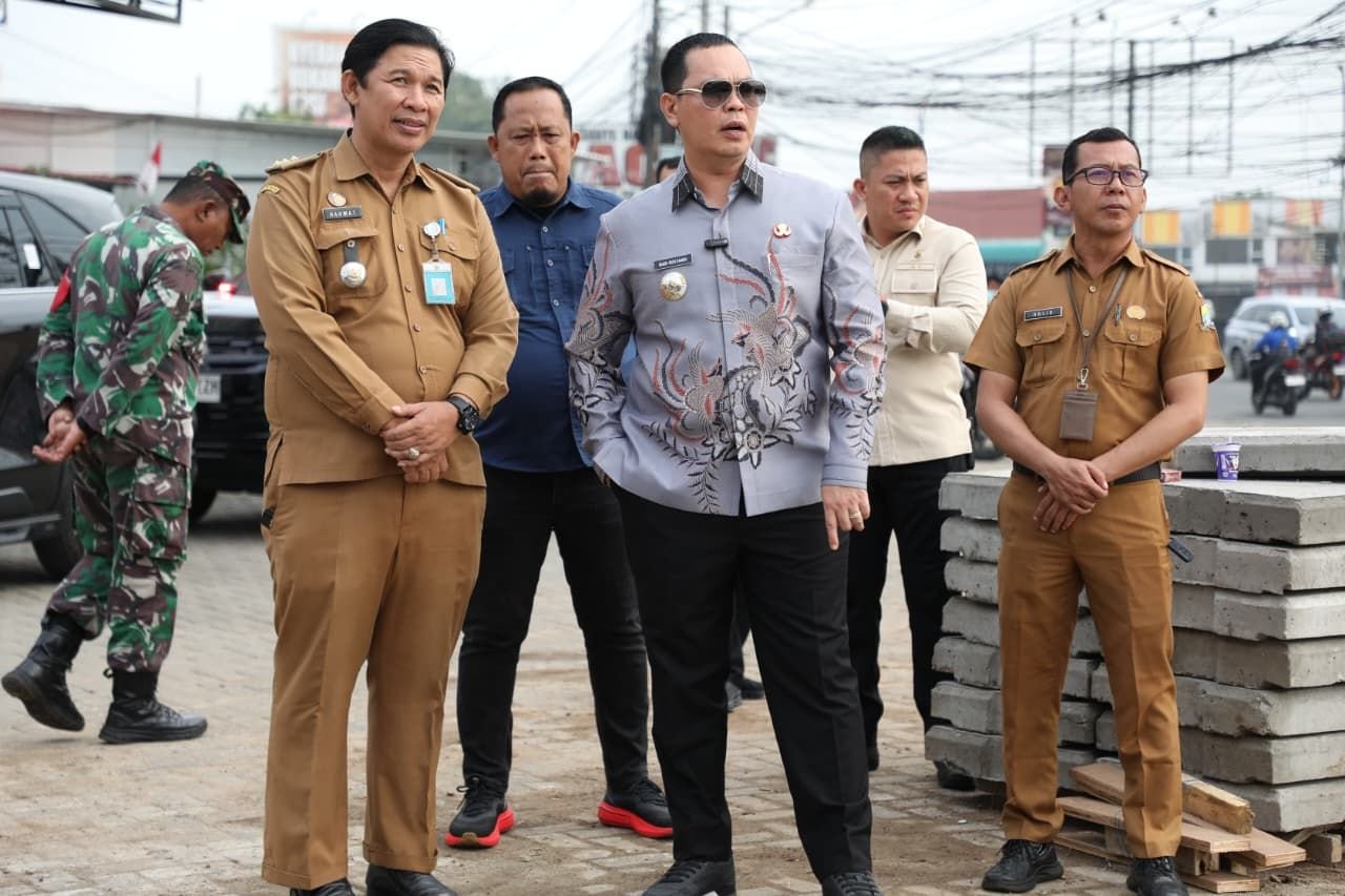 Kabel Provider Internet Jadi Kendala Pelebaran Jalan di Simpang Titan Arum Kota Serang 10 Kabel Provider Internet Jadi Kendala Pelebaran Jalan di Simpang Titan Arum Kota Serang