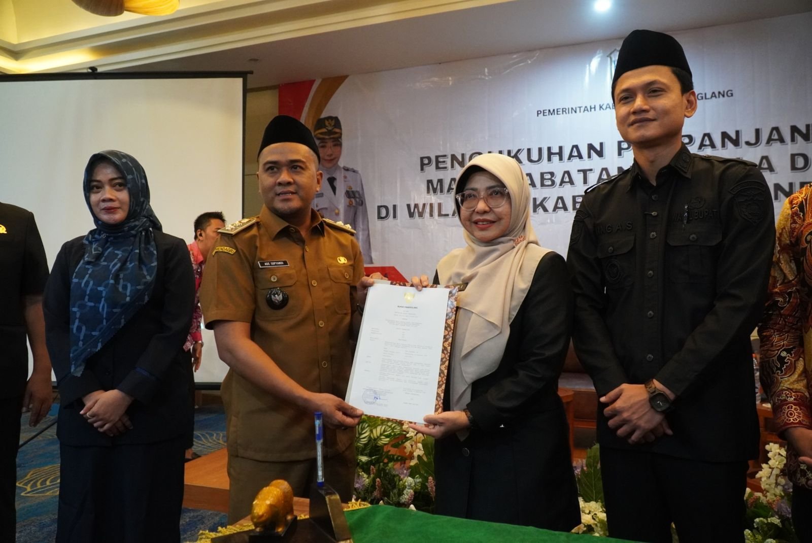 Tak Jadi Pensiun, 102 Kades di Pandeglang Dikukuhkan Kembali hingga Masa Jabatan Diperpanjang 2 Tahun