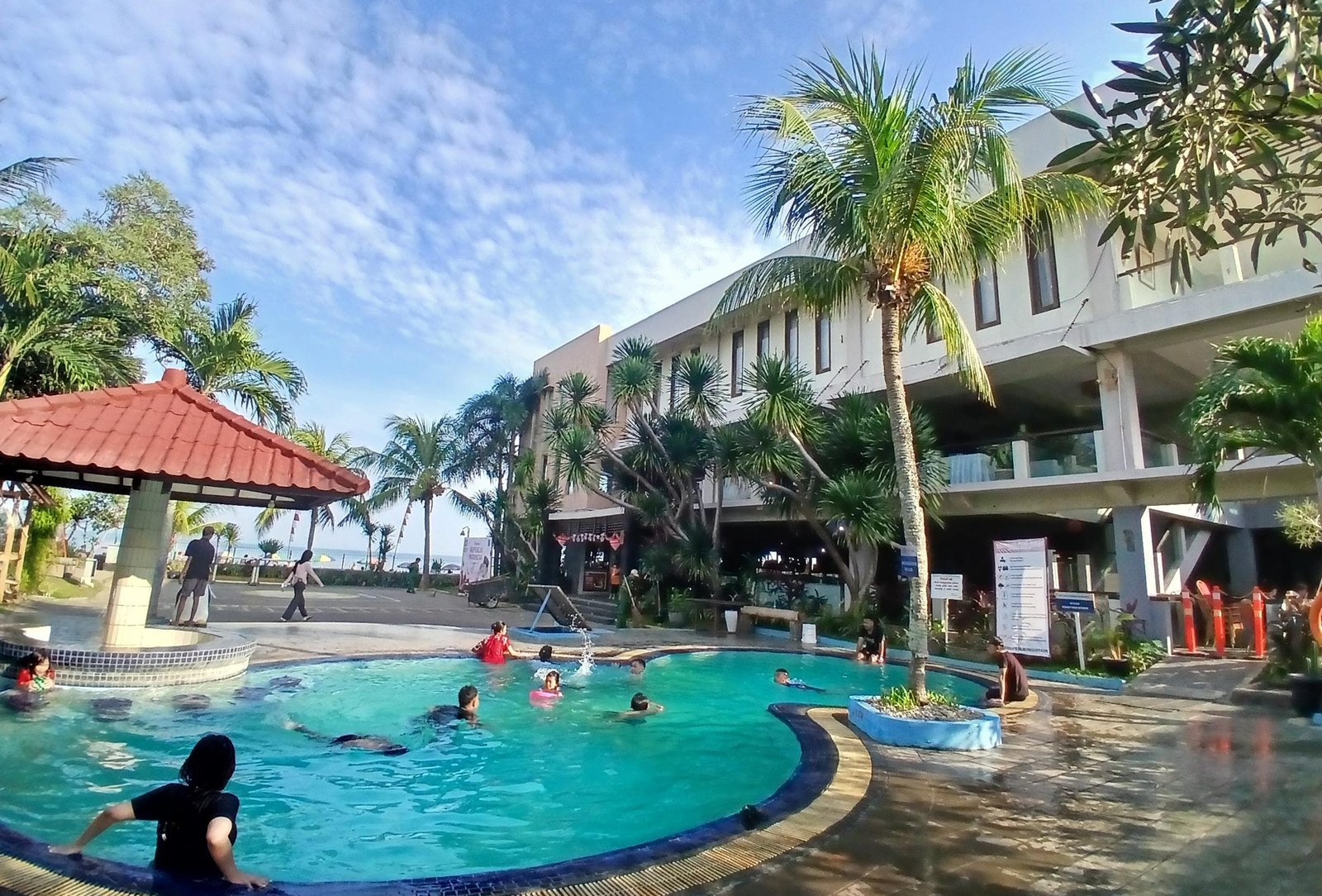 Cuti Bersama HUT RI ke 80, Berkah Tersendiri Bagi Hotel dan Pelaku UMKM di Pantai Anyer
