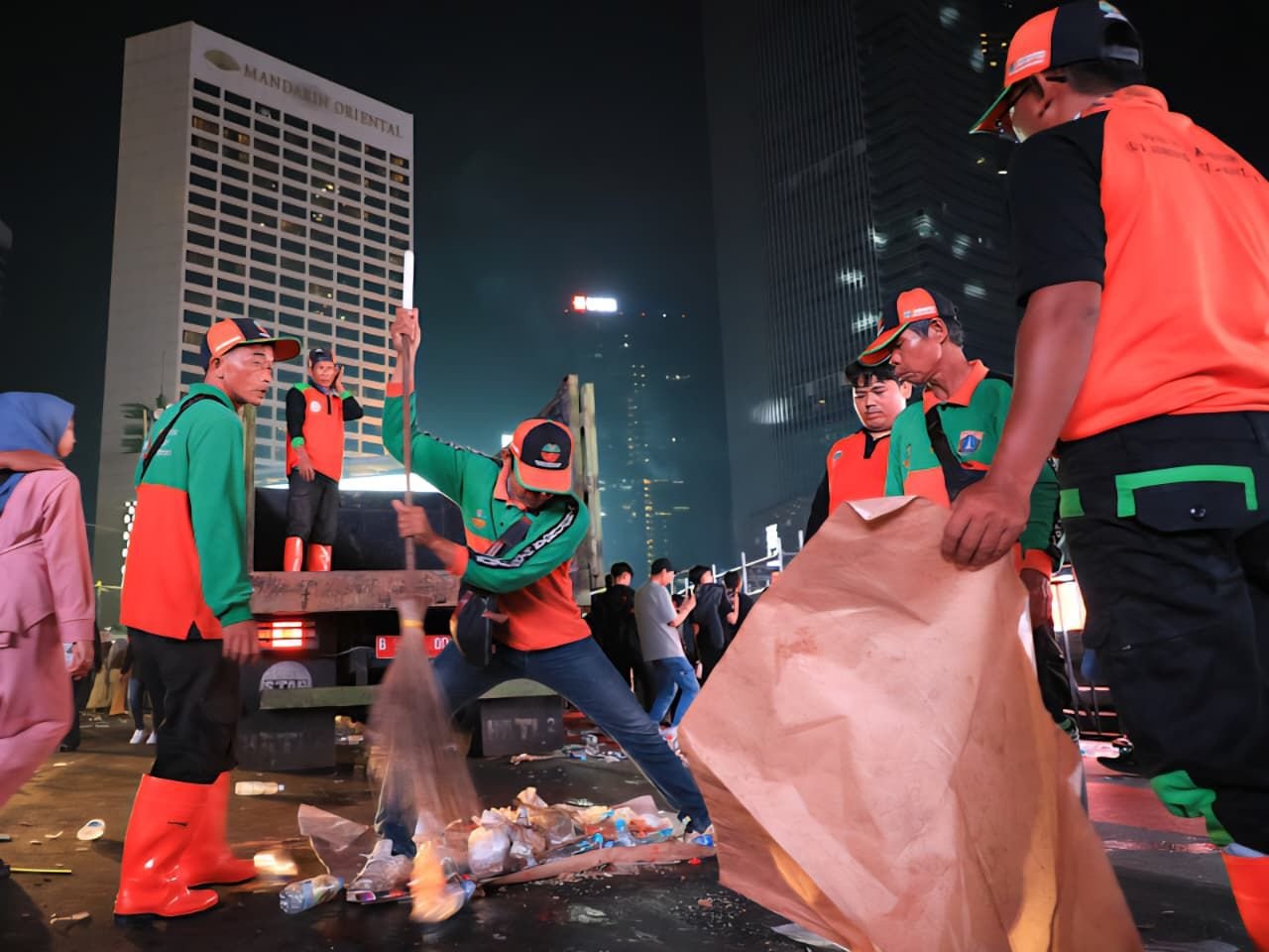 Perayaan HUT RI ke-80 Tinggalkan 79,29 Ton Sampah di Jakarta, Dinas LH Kerahkan Ribuan Petugas