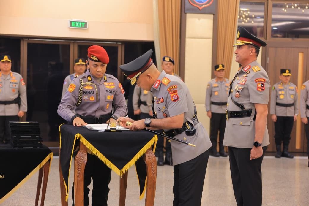 Resmi Dilantik Kapolri, Ini Sosok Brigjen Hengki yang Kini Pimpin Polda Banten 2 Resmi Dilantik Kapolri, Ini Sosok Brigjen Hengki yang Kini Pimpin Polda Banten