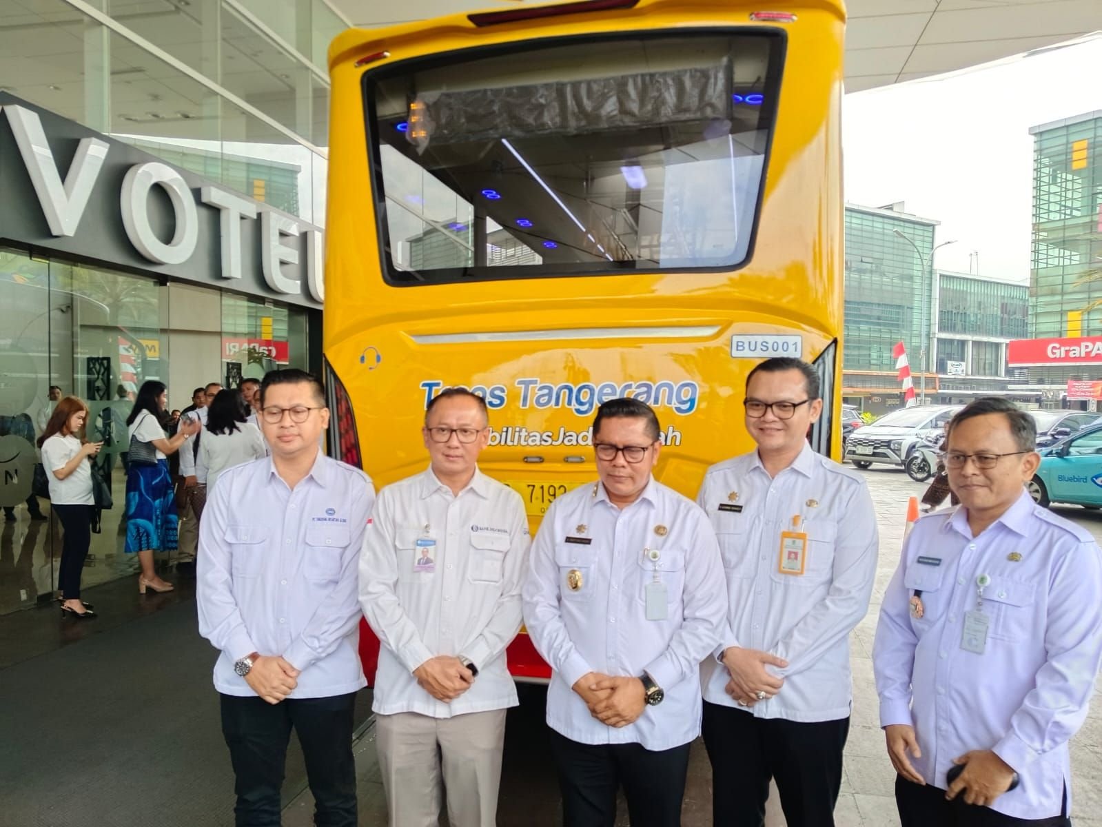 Bus Tayo Kota Tangerang Resmi Gunakan QRIS Tap pertama di Banten