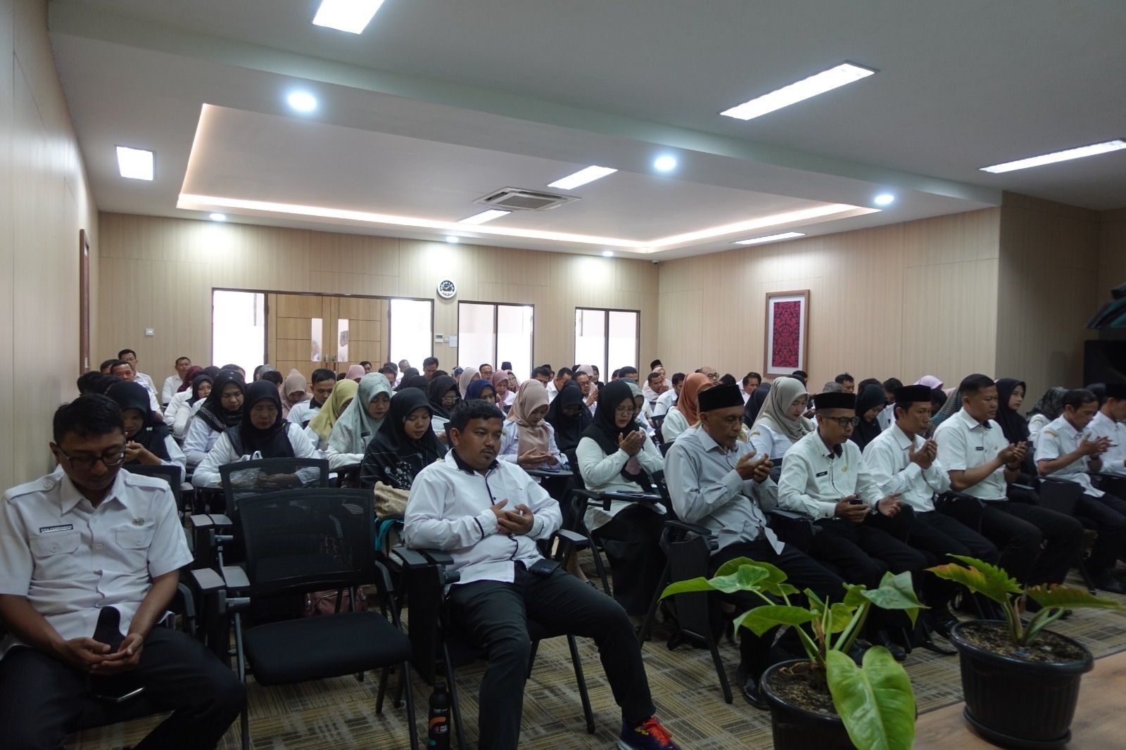 Gaji PPPK Bakal Lewat Bank Banten, Pemkab Serang Masih Berat untuk Pindahkan RKUD 6 Gaji PPPK Bakal Lewat Bank Banten, Pemkab Serang Masih Berat untuk Pindahkan RKUD