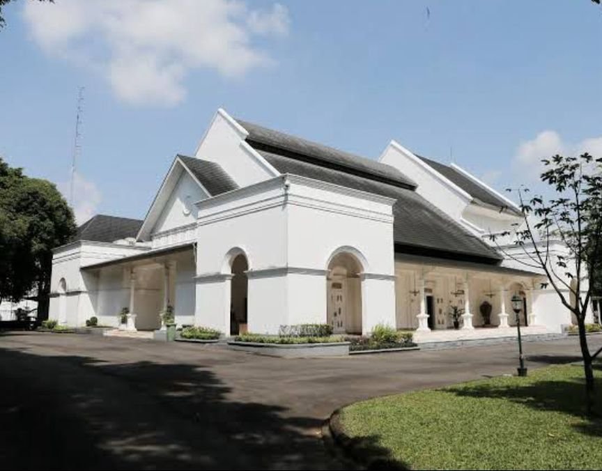 Ini 8 Arca di Istana Kepresidenan Yogyakarta yang Melegenda 5 Ini 8 Arca di Istana Kepresidenan Yogyakarta yang Melegenda