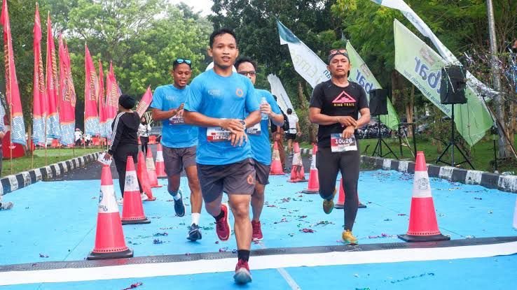 Si Paling Lari ke Sini, Ikuti Merdeka Run 8.0K Kemenpora RI di Istana Negara, Hingga Dihadiri Artis Ibu Kota 2 Si Paling Lari ke Sini, Ikuti Merdeka Run 8.0K Kemenpora RI di Istana Negara, Hingga Dihadiri Artis Ibu Kota