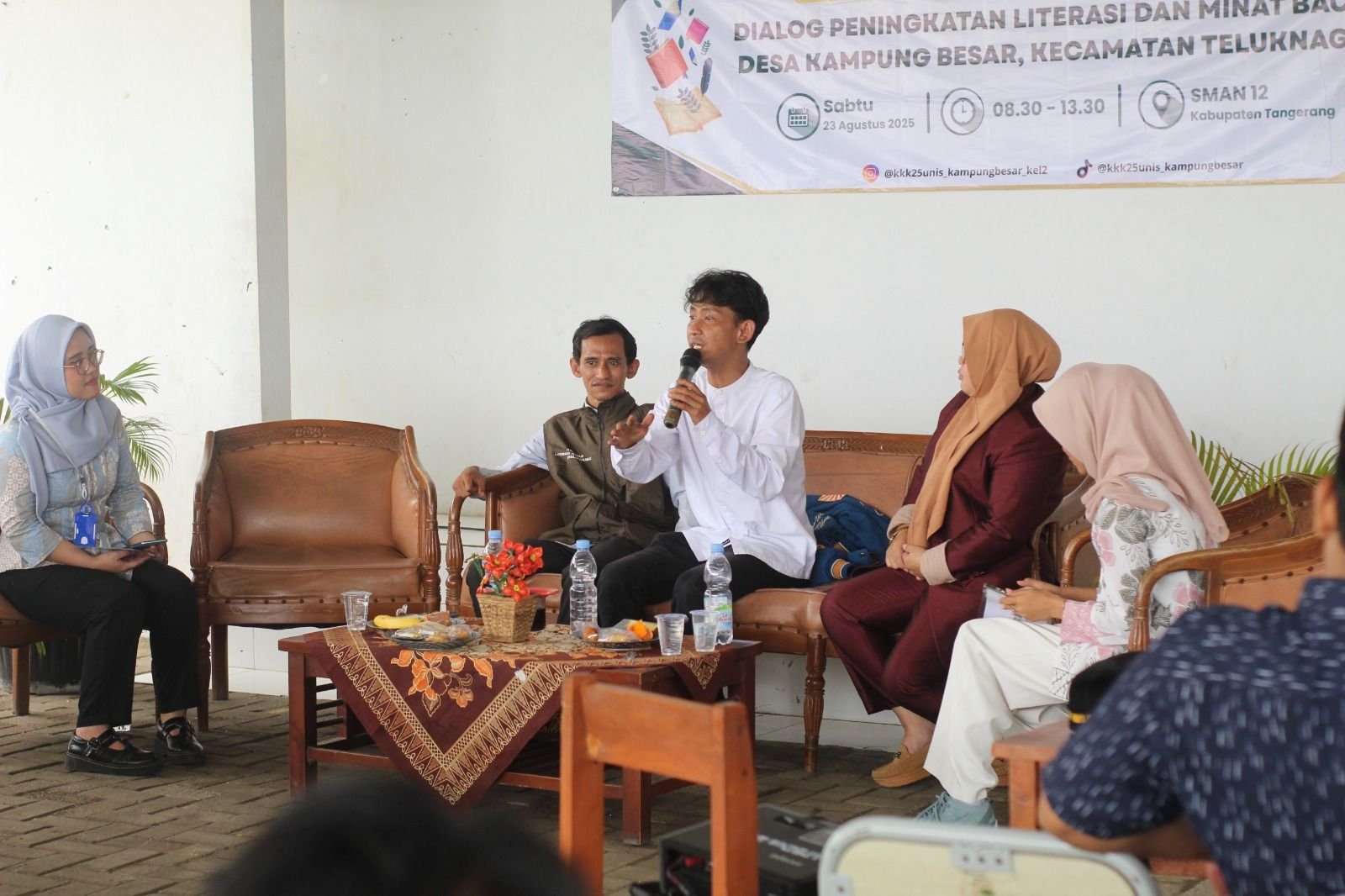 Mahasiswa Unis Tangerang Gelar Dialog Literasi dan Dirikan TBM di Desa Kampung Besar Teluknaga