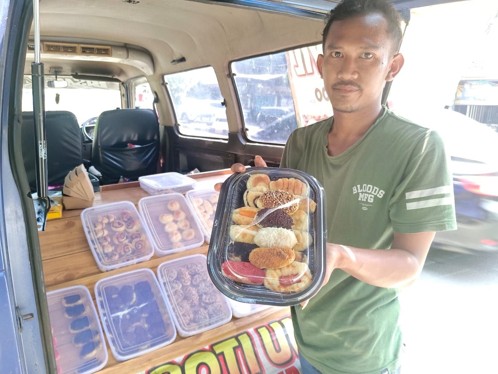 Gunakan Strategi Jemput Bola, Roti Unyil di Kota Serang Sukses Jual Ratusan Pics Perhari 1 Gunakan Strategi Jemput Bola, Roti Unyil di Kota Serang Sukses Jual Ratusan Pics Perhari