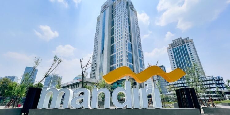 Diguyur Rp55 Triliun, Saham Bank Mandiri BMRI Malah Diprediksi Tertekan 1 Saham BMRI atau Bank Mandiri naik tipis 10 poin pasca mendapatkan injeksi pemerintah Rp55 triliun.