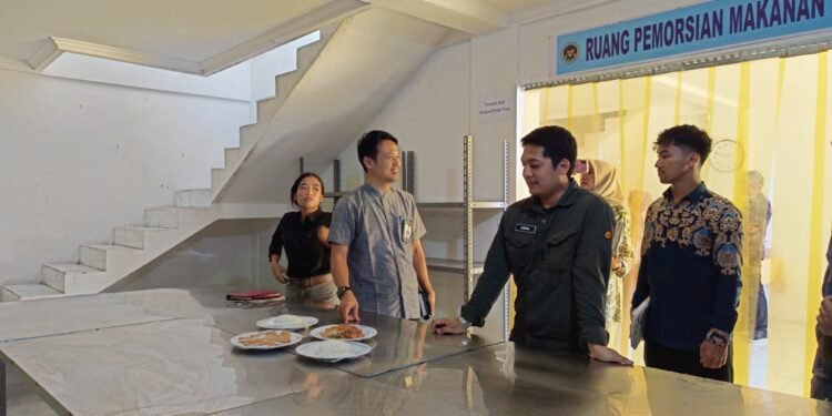 Lakukan Evaluasi, Ombudsman RI Periksa Dapur MBG Serdang 1 IMG 20250904 WA0032