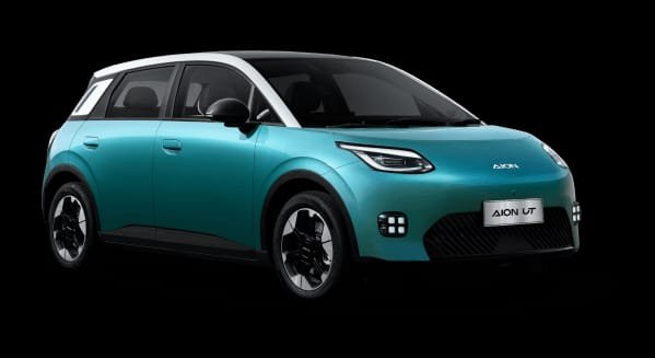 AION UT Premium Bisa Tempuh 500 Kilometer, Harga Rp363 Jutaan 1 AION UT