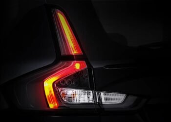 Suzuki New XL7 Hybrid Alpha Kuro Diluncurkan, Ini Fitur Barunya 1 mobil