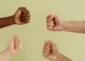 Tegur Konsumen Gegara Buang Pampers, Karyawan Rumah Makan di Serang Dianiaya 1 tegur buang pampers karyawan dianiaya