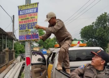 Langgar Perda K3, Spanduk Liar di Pandeglang Ditertibkan Penegak Perda 1 Spanduk liar di Pandelang