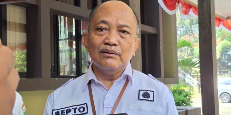 Enggan Terbuka Soal Data PHK, Banyak Pemda di Banten Ketakutan 1 Kepala Disnakertrans Provinsi Banten Septo Kalnadi memberi keterangan terkait data soal PHK di Banten