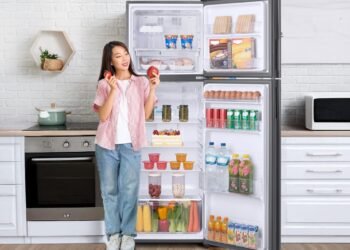 Sharp Dongkrak Pasar Kulkas dengan Teknologi J-Tech Inverter 4 Sharp Shine J Tech Inverter