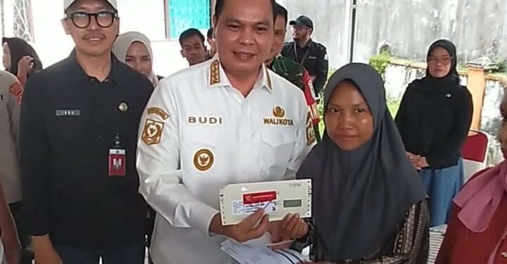 Banyak Oknum Motong PKH di Kota Serang, Budi Rustandi Minta Warga Langsung Laporkan 1 Walikota Serang Budi Rustandi