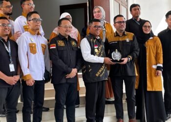 Bersathu Gaungkan Edukasi Jamaah, Gubernur Banten Dukung Program Umrah ASN Tanpa DP 6 Asosiasi Bersathu