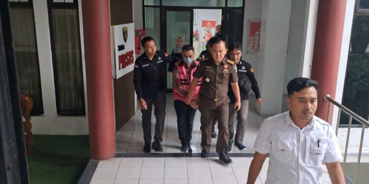 Isbandi Ardiwinata Mahmud