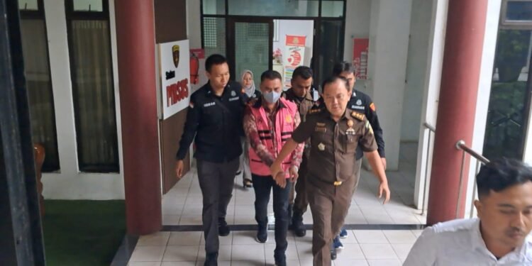 Isbandi Ardiwinata Mahmud