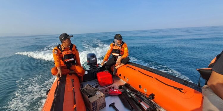 Dua Hari Pencarian Wisatawan Tenggelam di Pantai Anyer Tak Berbuah Hasil 1 Pantai Anyer