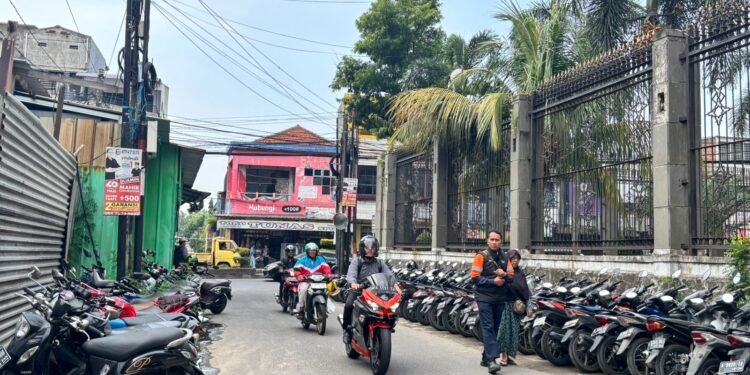 Usaha Penitipan Kendaraan Bermotor di Kota Cilegon Bakal Dipatok Pajak 10 Persen, Pengusaha Keberatan 1 Cilegon