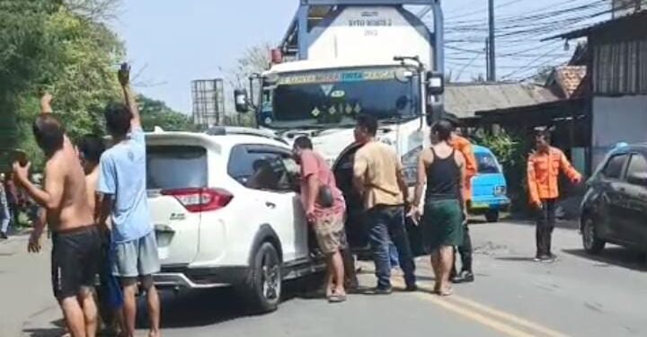 Adu Banteng Mobil vs Tronton di Kramatwatu, Jalur Tengkorak Kramatwatu Makan Korban Lagi 1 ade banteng mobil vs tronton Kramatwatu