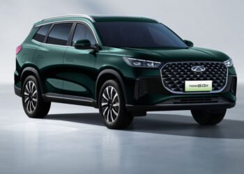 Adu Spek Chery Tiggo 8 CSH vs Innova Zenix, Pertarungan Mesin Hybrid Beda Fitur 1 Chery Tiggo 8 CSH vs Innova Zenix