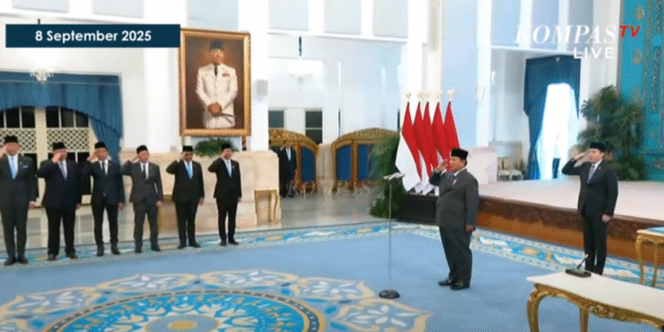 Daftar Menteri Terkini yang Direshuffle oleh Presiden Prabowo 1 Presiden Prabowo Subianto dalam reshuffle kabinet yang dilakukan Senin 8 September 2025.