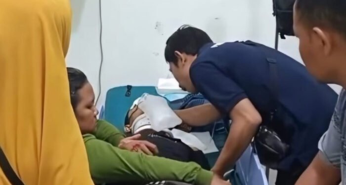 Korban Pelemparan Helm Oleh Polisi Polda Banten Pulang ke Rumah 1 pelemparan helm