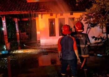 rumah warga pandeglang hangus terbakar