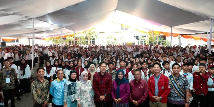 Agis Ajak Ribuan Mahasiswa Uniba jadi Entrepreneur Anti Menyerah di Era Global 1 uniba