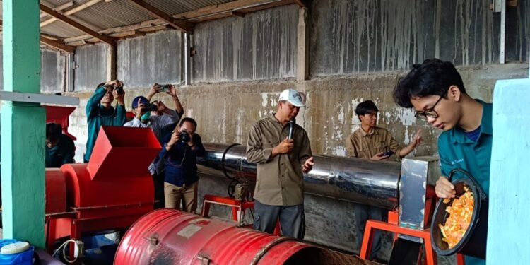 Pengusaha Maggot di Kota Serang Ubah Sampah MBG jadi Pupuk Organik Dalam Sehari 1 Maggot