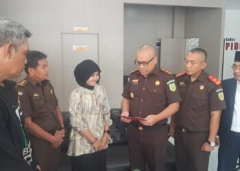 Mahasiswa untirta disanksi sosial