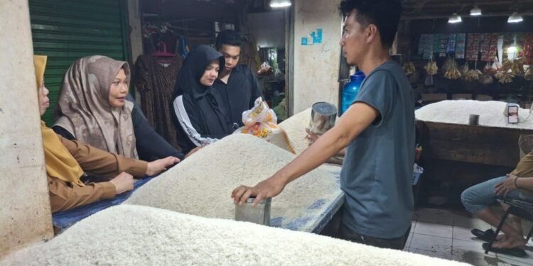 Pemkab Pabdeglang sidak pasarr