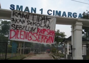 siswa SMAN 1 Cimarga mogok sekolah