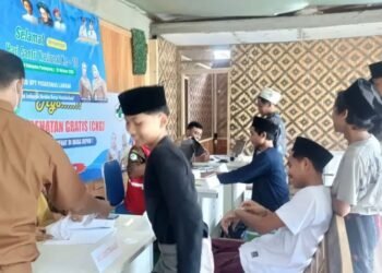 Peringati HSN 2025, Santri Huffadz Manbaul Qur’an Dapat Layanan Kesehatan Gratis 1 Santri di Pandeglang