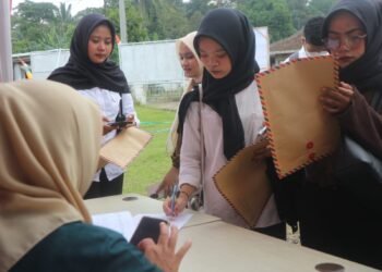 Lama Menganggur, Warga Pandeglang Serbu Job Fair Berharap Bisa Kerja 1 pencaker