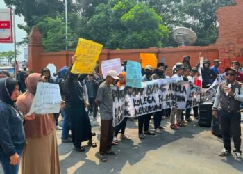 Warga Cileles Tuntut Perbaikan Jalan Rusak Akibat Pembangunan Tol Serang–Panimbang 1 Warga Cileles Tol Serang-Panimbang