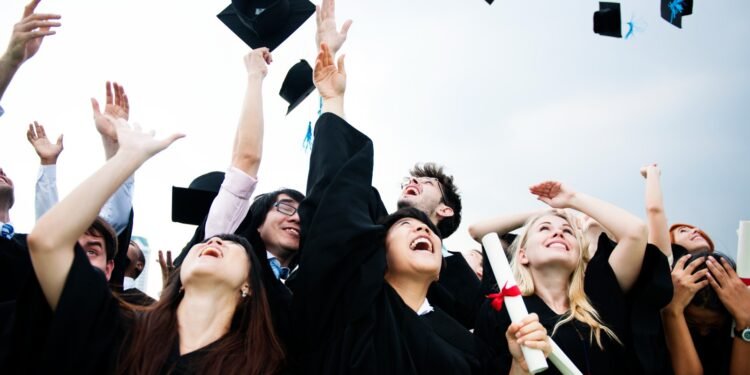 Polandia Tawarkan Beasiswa S1 hingga S3 Lewat The Banach Scholarship Programme, Khusus untuk Mahasiswa Indonesia 1 Polandia sediakan beasiswa kuliah gratis