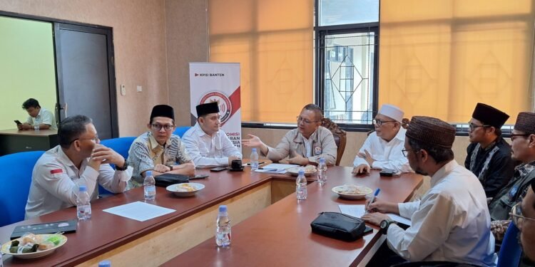 Majelis Pesantren Salafi dan Bintang Sembilan Wali Datangi KPID Banten Adukan Tayangan Stasiun TV Swasta 1 KPID Banten