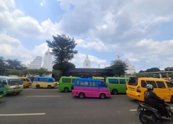 Sopir Angkot di Kota Serang Protes, Penghasilan Merosot Gara-gara Trans Banten 2 sopir angkot