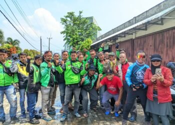 Ojol demo truk tambang di Kramatwatu