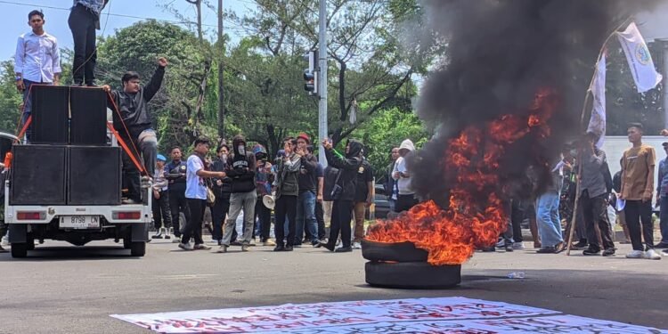 Warga Kecamatan Kramatwatu, Kabupaten Serang
