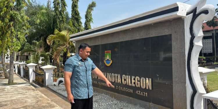 Wajah Kantor Walikota Cilegon Berubah, Ganti Tema Warna dari Oranye ke Hitam Putih Telan Rp30 Juta 1 Kantor Walikota Cilegon