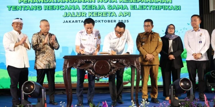 reaktivasi rel KA Rangkasbitung-Pandeglang