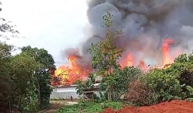 Kandang ayam lebak kebakaran