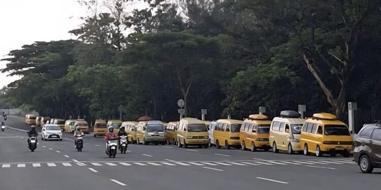 Merasa Terzalimi, Sopir Angkot Palka Kembali Minta Trans Banten Dihentikan 1 sopir angkot
