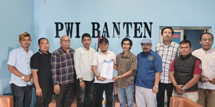 Haji Yanadi Kembali Pimpin PWI Kabupaten Pandeglang 1 PWI