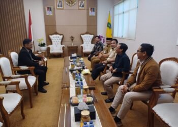 Walikota Cilegon Robinsar bersama dengan Dirut BPRS CM dan Pansel melakukan wawancara Dirops dan Keuangan BPRS CM, Senin 27 Oktober 2025. (Pansel BPRS CM)
