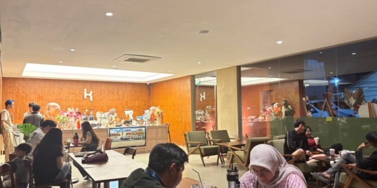 5 Kafe Baru di Cilegon Cocok untuk Tempat Hangout, yang Muda Wajib Datang! 1 Suasana salah satau kafe Kiri yang baru saja melakukan grand opening pada pekan lalu. (/Tia/Banten Raya)
